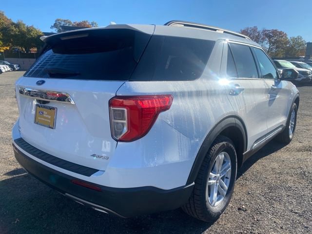 Certified 2022 Ford Explorer XLT w/ Equipment Group 202A image 5