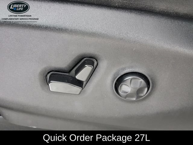 Used 2024 Chrysler Pacifica Touring-L FWD image 14