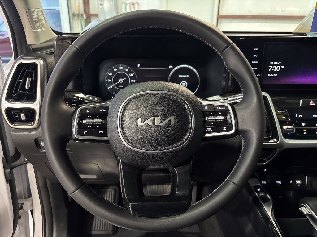 Used 2023 Kia Sorento SX AWD/4WD image 12