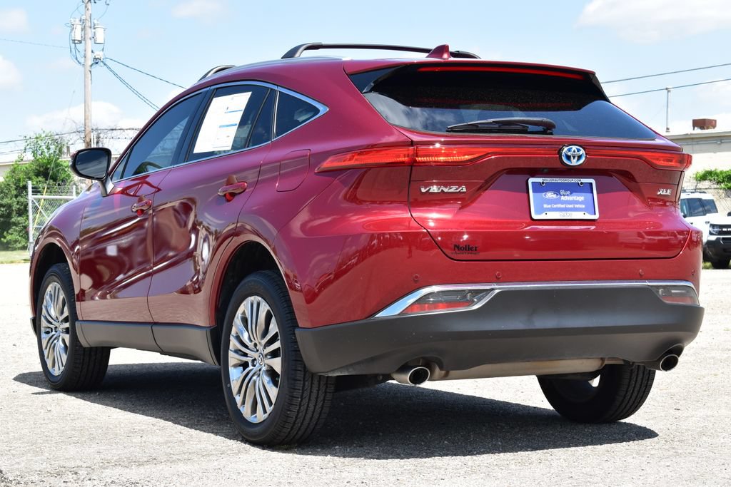 Used 2024 Toyota Venza XLE AWD/4WD image 9
