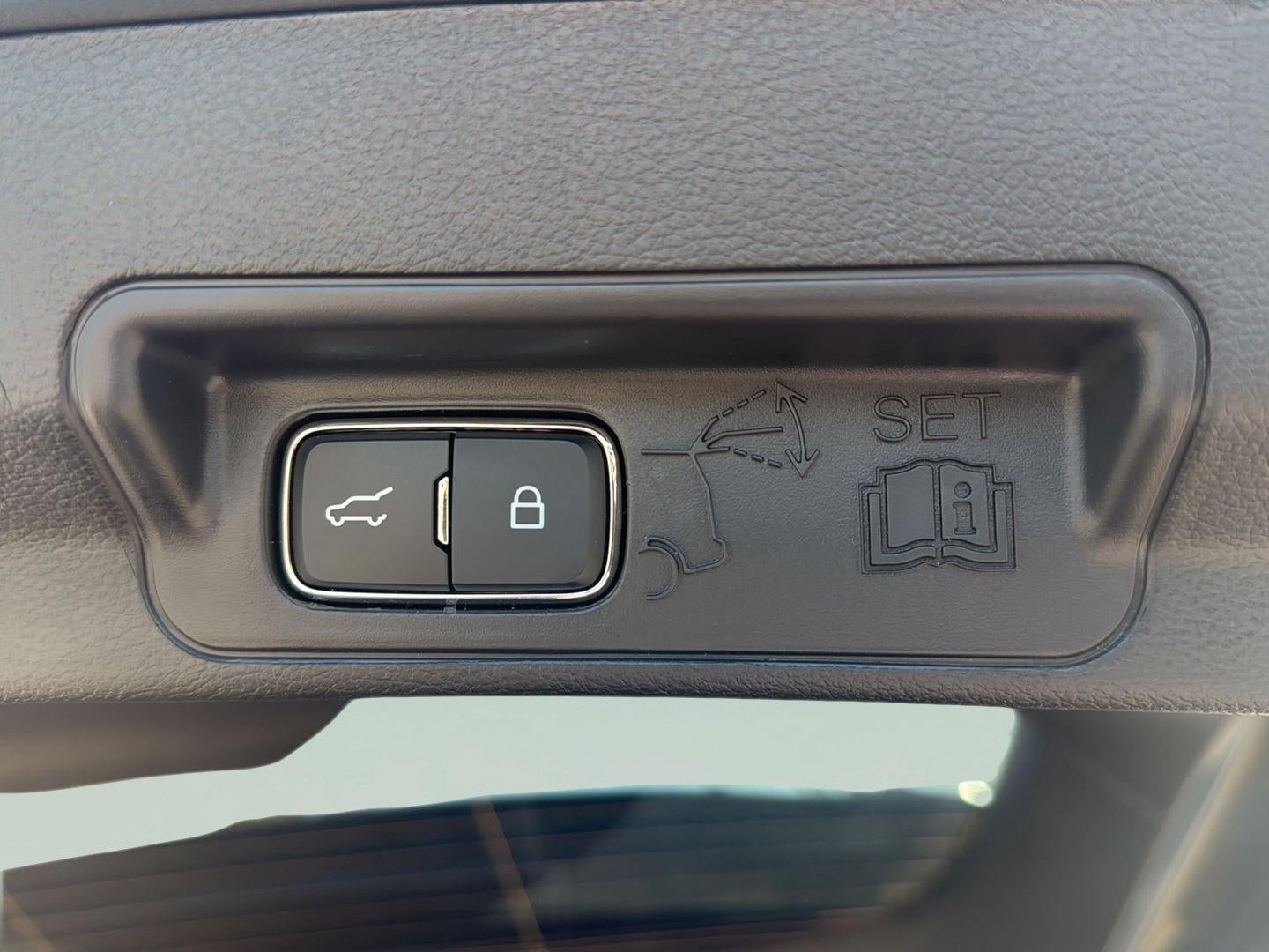 Certified 2025 Ford Explorer ST-Line AWD/4WD image 12