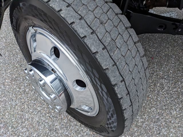 Certified 2025 Ford F450 Platinum w/ FX4 Off-Road Package AWD/4WD image 35