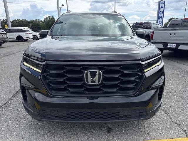 Used 2023 Honda Pilot Sport image 2