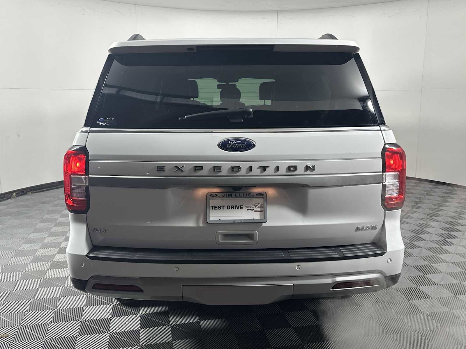 Certified 2024 Ford Expedition Max XLT image 4