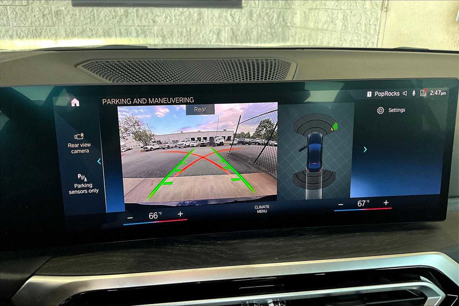 Used 2024 BMW 330e w/ Convenience Package image 28