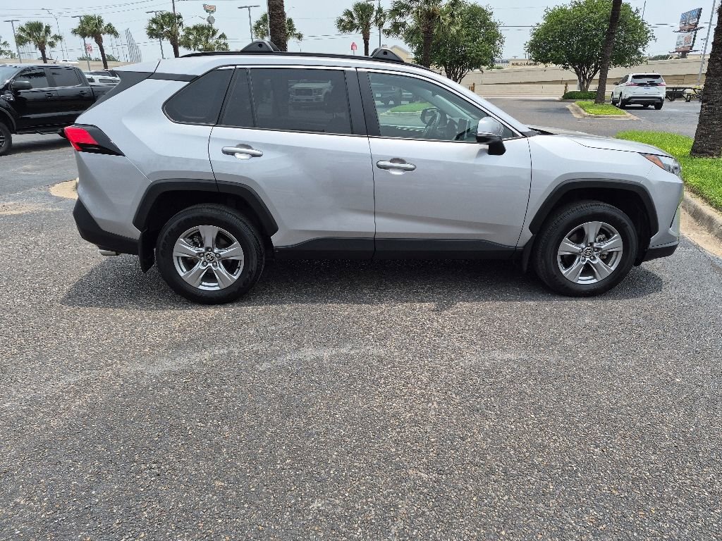 Used 2025 Toyota RAV4 XLE AWD/4WD image 6