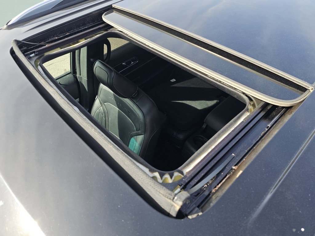 Certified 2018 Ford Explorer Platinum image 8