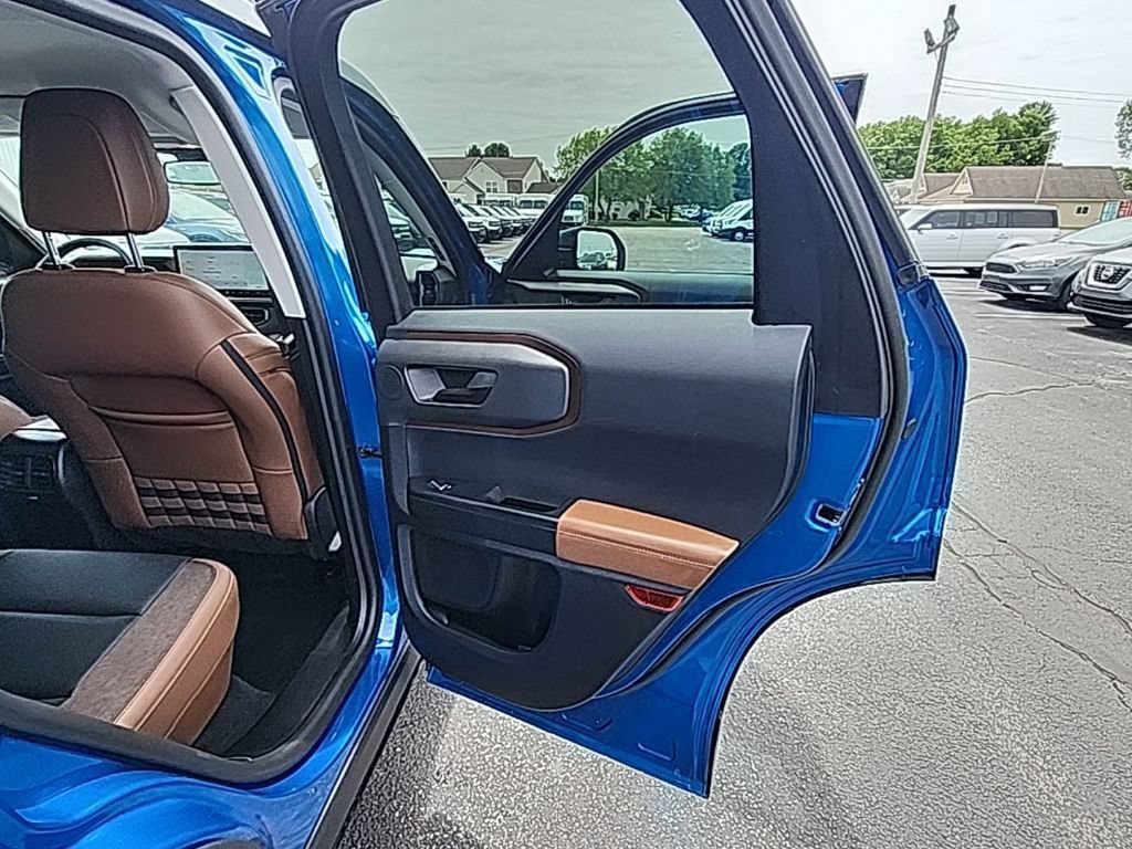 Certified 2025 Ford Bronco Sport Outer Banks w/ Outer Banks Tech Package+ AWD/4WD image 11