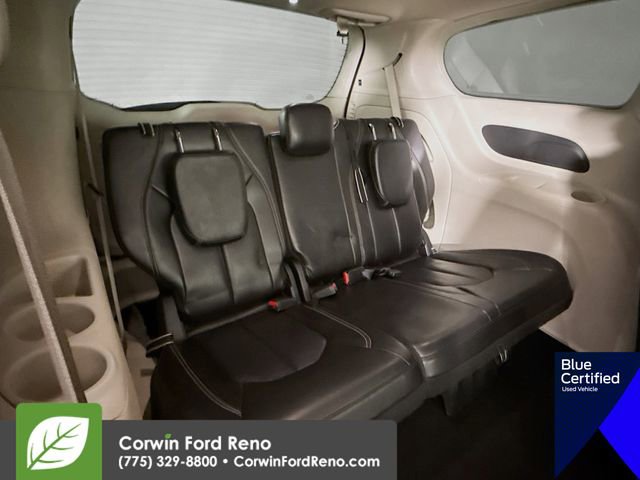 Used 2023 Chrysler Pacifica Touring-L FWD image 28