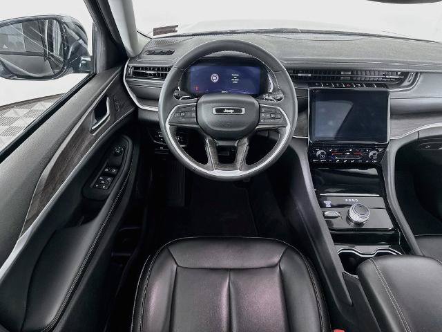 Used 2023 Jeep Grand Cherokee L Limited AWD/4WD image 24