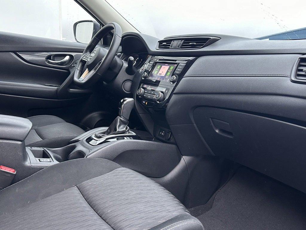 Used 2018 Nissan Rogue SV w/ Premium Package image 19