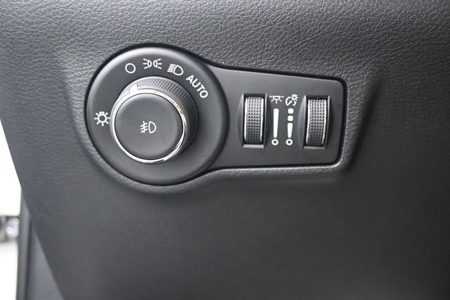 Used 2024 Jeep Compass Latitude AWD/4WD image 8