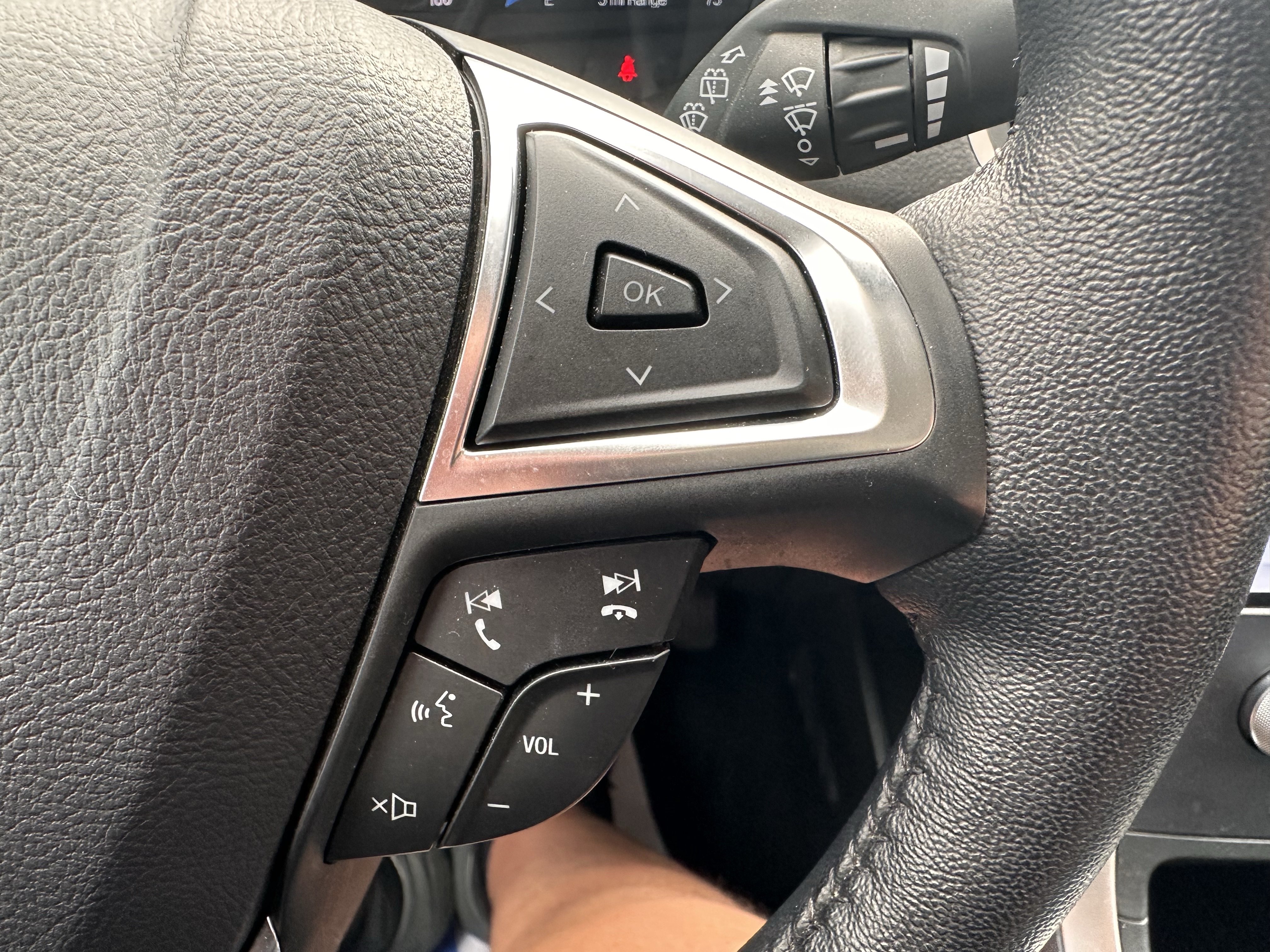 Certified 2024 Ford Edge SEL w/ Convenience Package AWD/4WD image 21