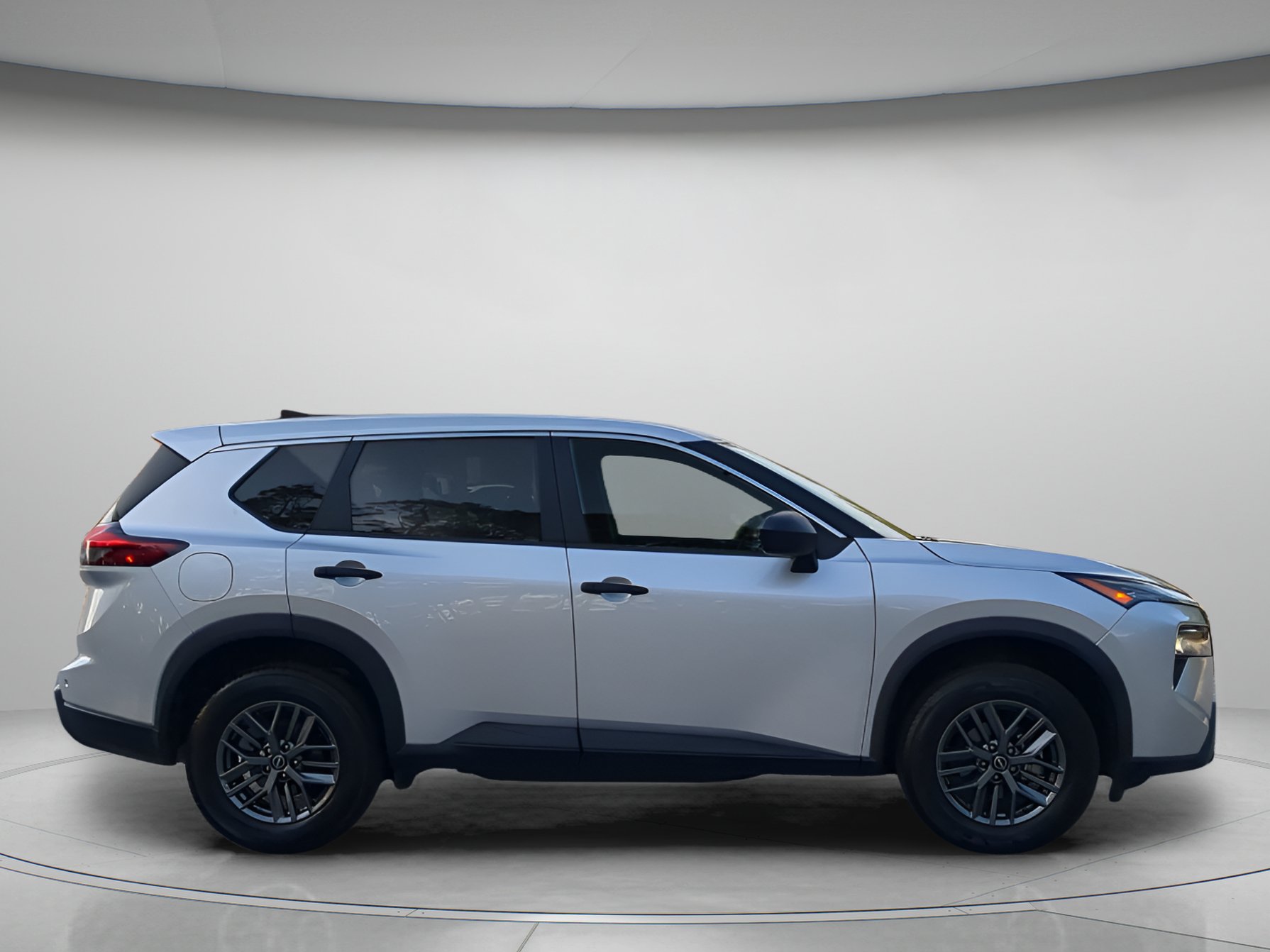 Used 2024 Nissan Rogue S FWD image 39
