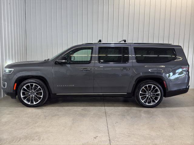 Used 2023 Jeep Wagoneer L Series III w/ Premium Group I AWD/4WD image 7