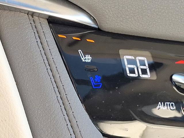 Used 2021 Cadillac XT5 Premium Luxury image 25