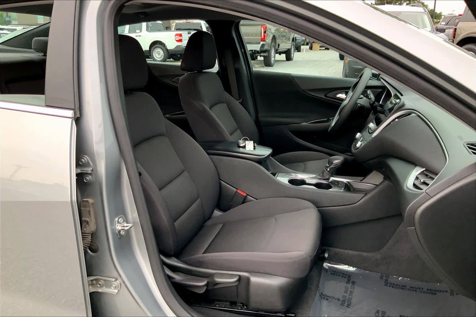 Used 2024 Chevrolet Malibu LT FWD image 9