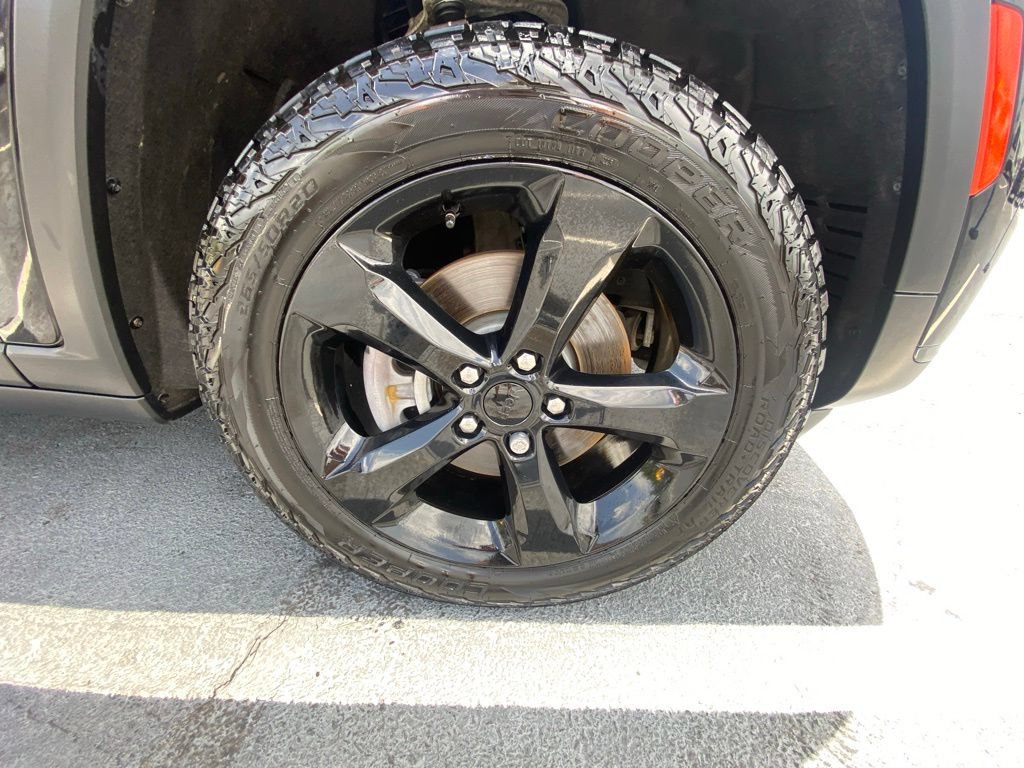 Used 2024 Jeep Grand Cherokee L Altitude AWD/4WD image 30