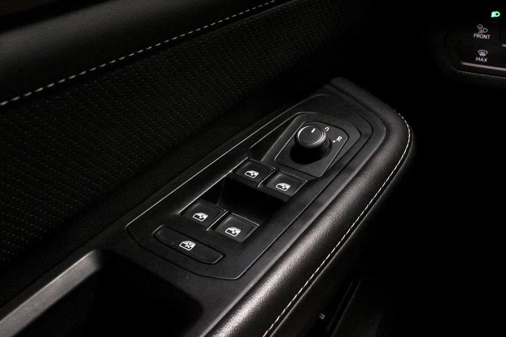 Used 2025 Volkswagen Atlas SE AWD/4WD image 27