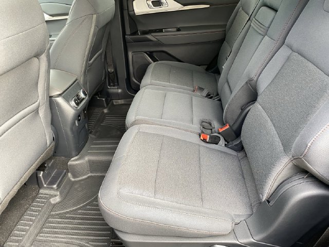 Certified 2025 Ford Explorer Active AWD/4WD image 19