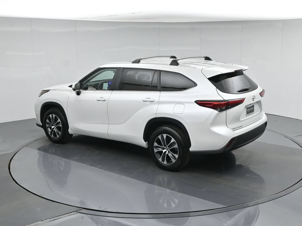 Used 2023 Toyota Highlander XLE FWD image 47