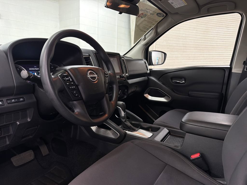 Used 2022 Nissan Frontier SV RWD image 6