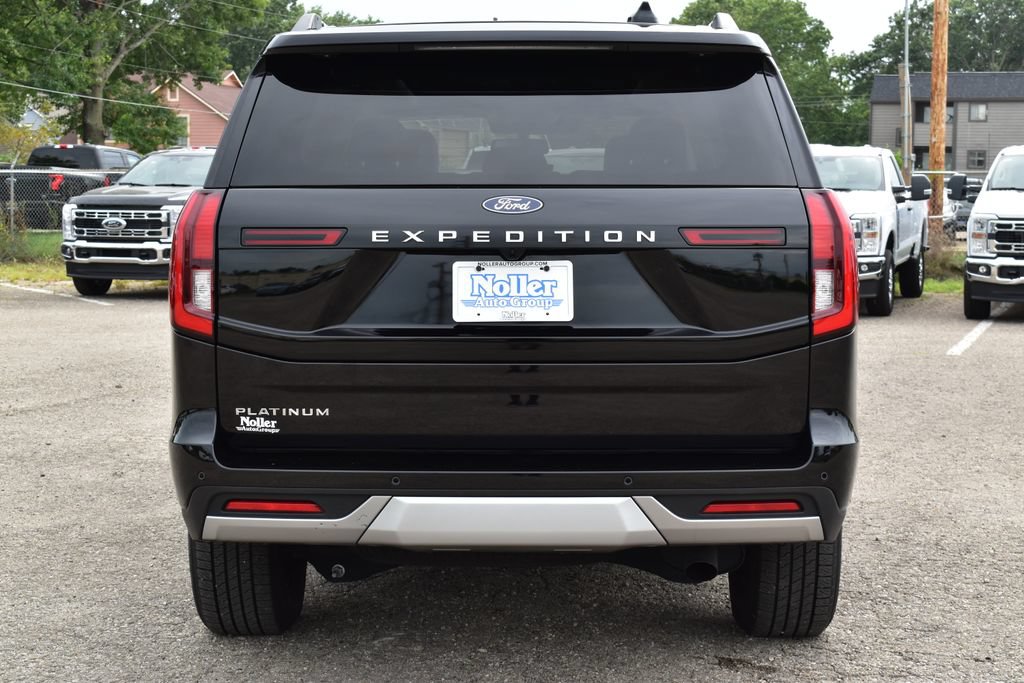 Certified 2025 Ford Expedition Platinum AWD/4WD image 8