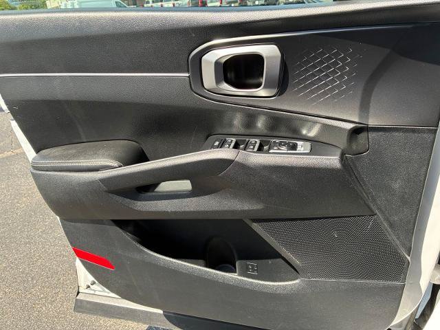 Used 2023 Kia Sorento LX FWD image 12