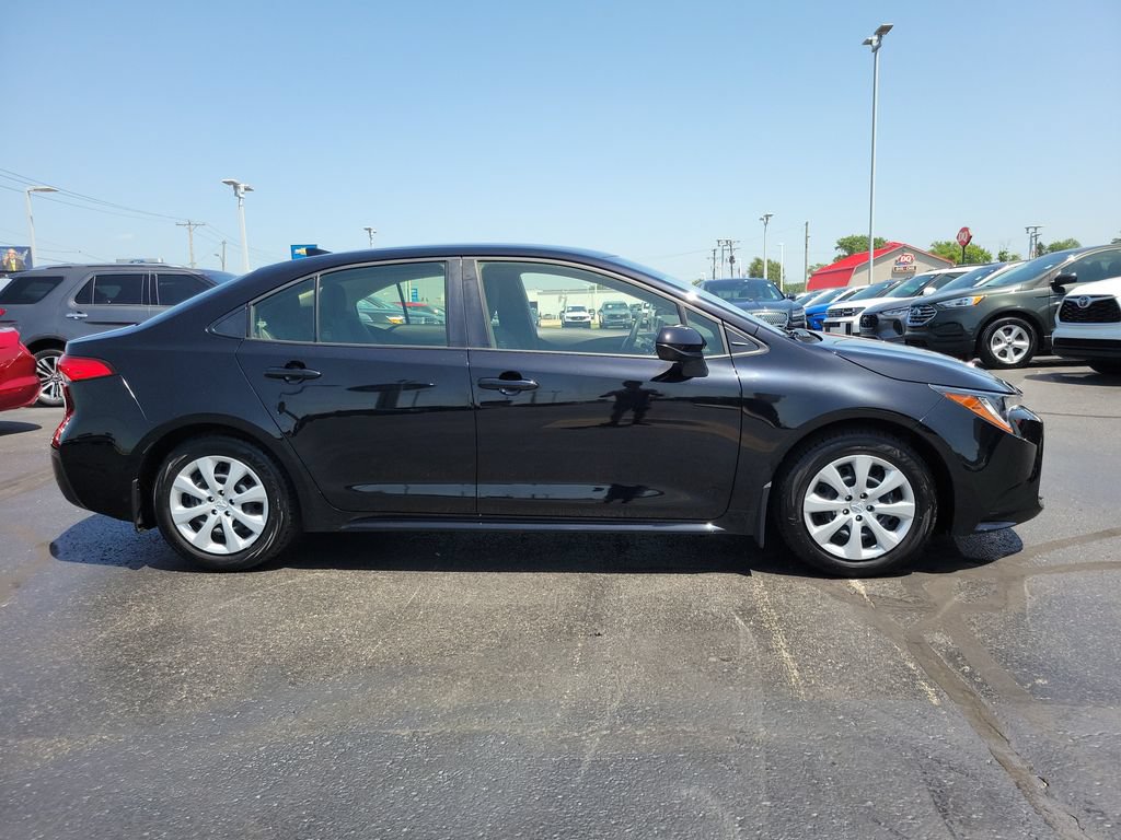 Used 2024 Toyota Corolla LE FWD image 3