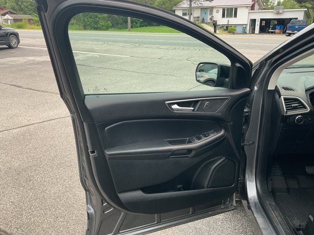 Certified 2022 Ford Edge SE w/ Black Appearance Package AWD/4WD image 11