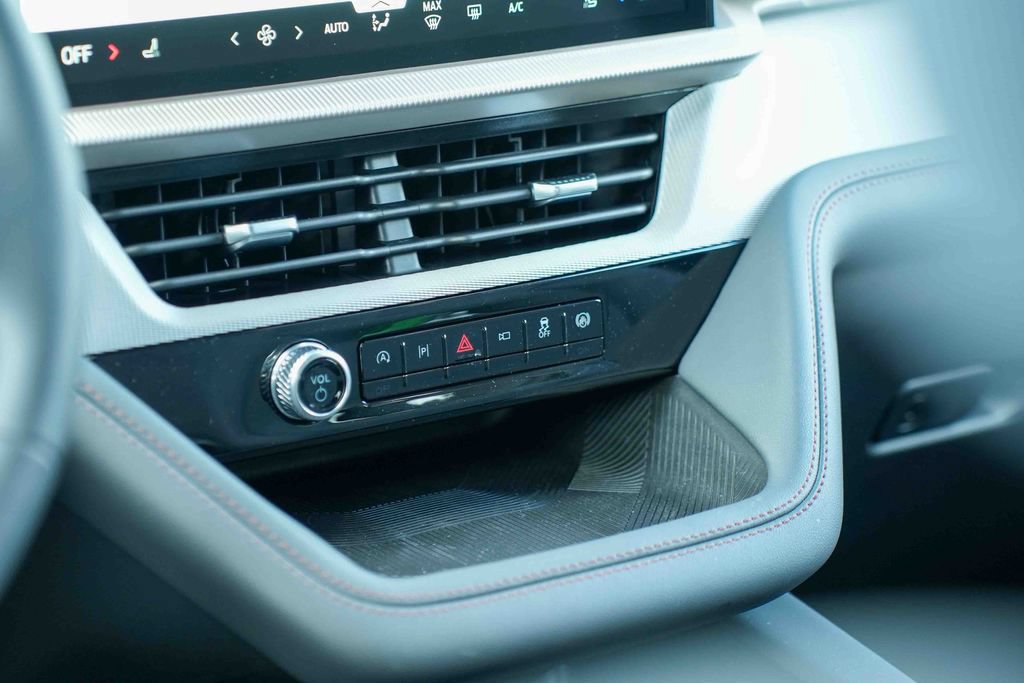 Certified 2026 Ford Explorer Active AWD/4WD image 27