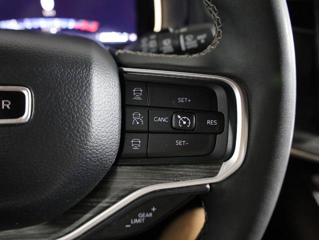 Used 2024 Jeep Wagoneer L Series II w/ Flexible Seating Group AWD/4WD image 19