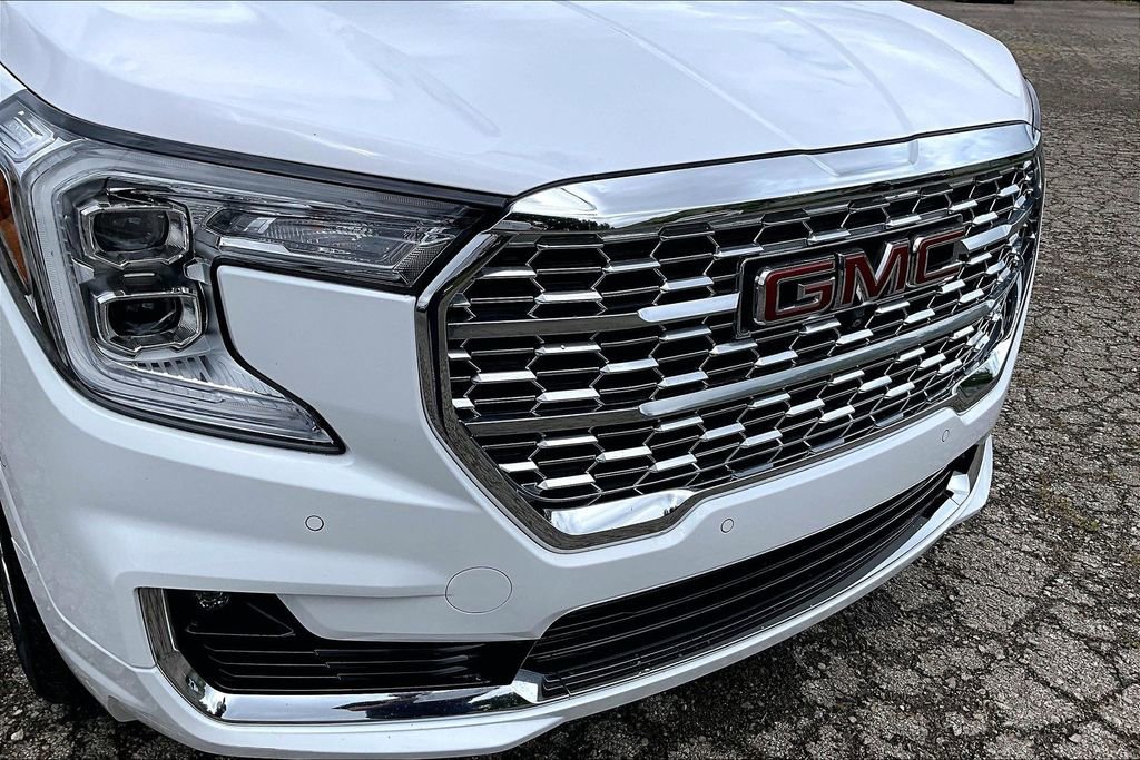 Used 2023 GMC Terrain Denali w/ Denali Premium Package AWD/4WD image 28