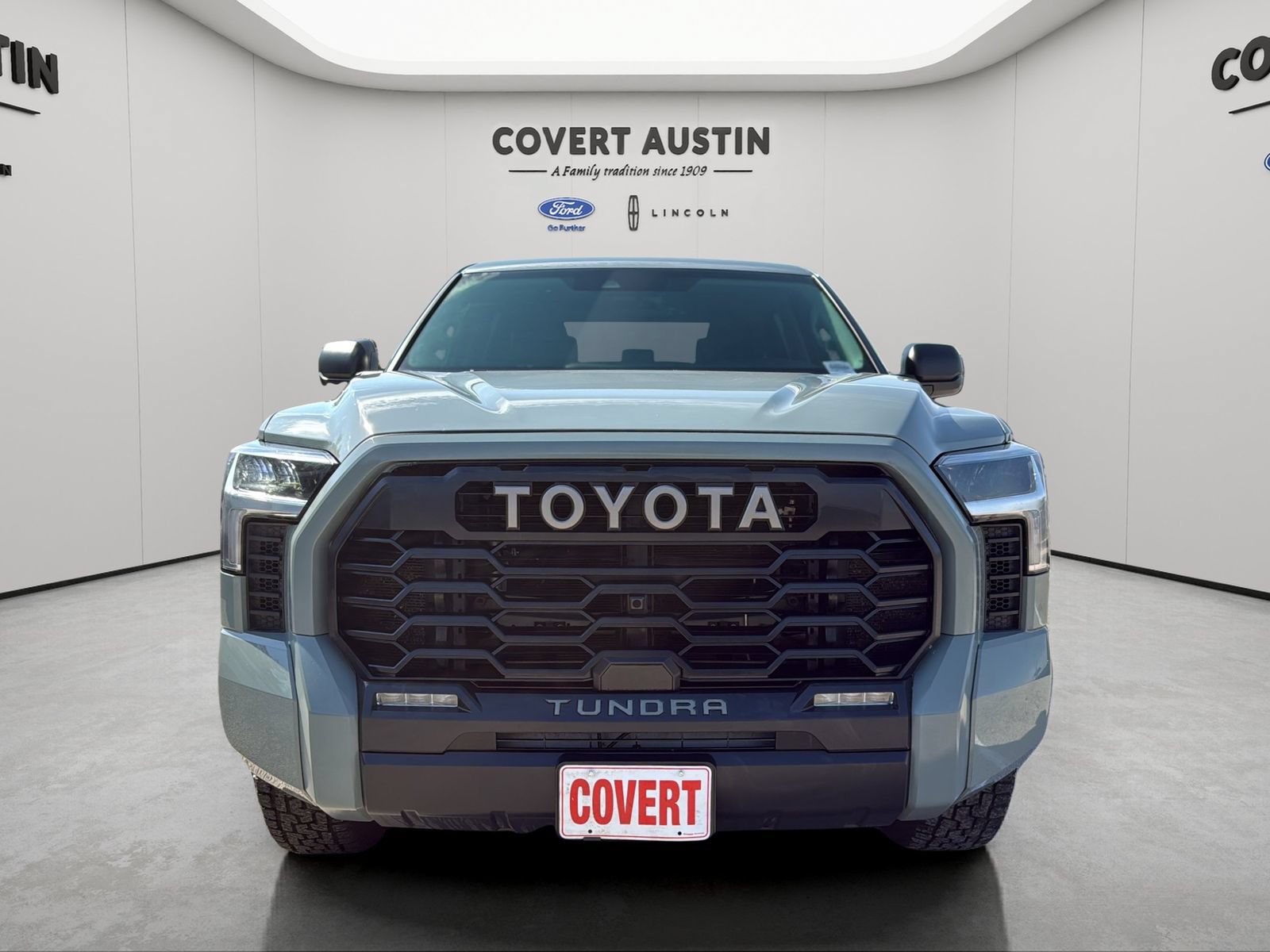 Used 2022 Toyota Tundra SR5 w/ TRD Off-Road Package AWD/4WD image 8