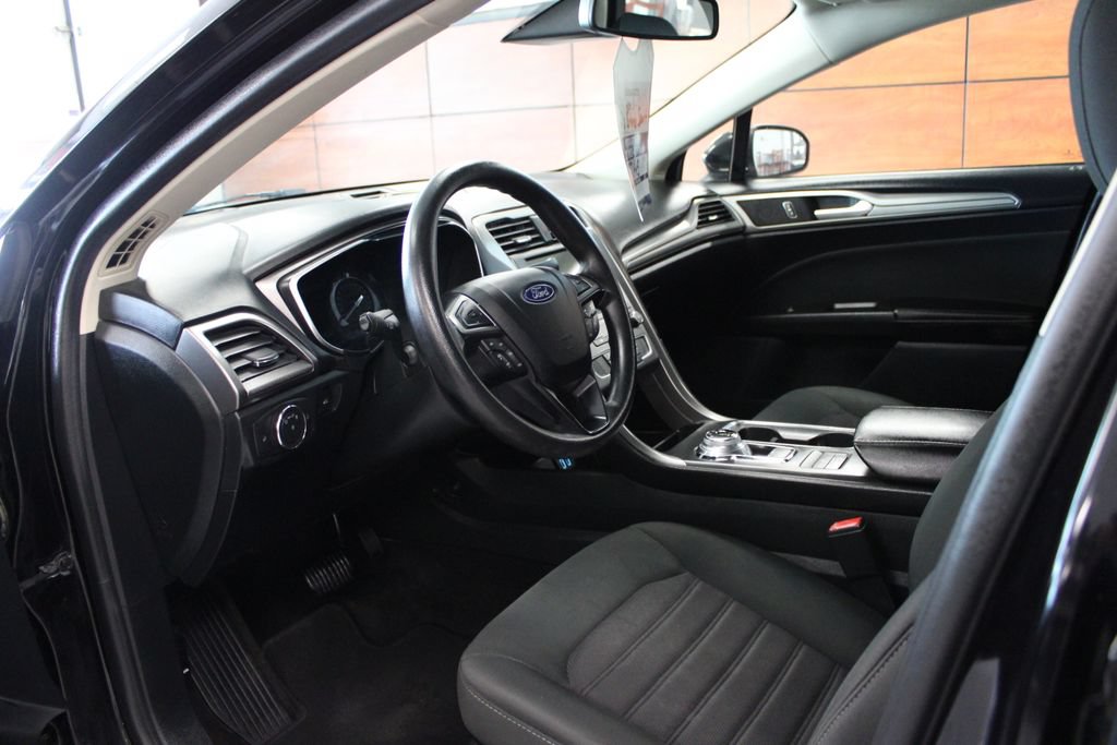 Certified 2020 Ford Fusion SE FWD image 16