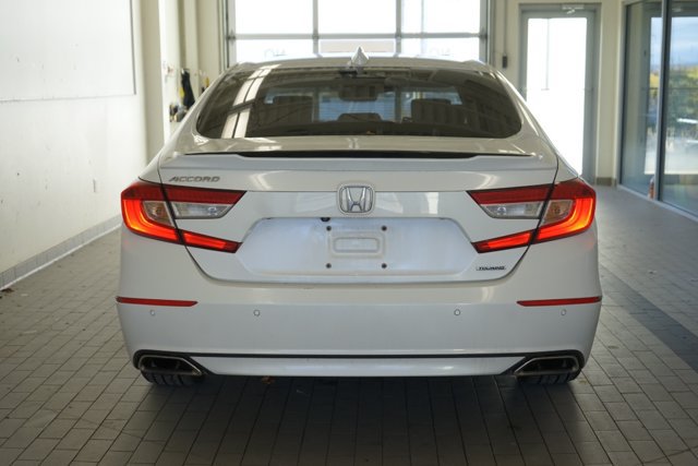Used 2018 Honda Accord Touring image 16