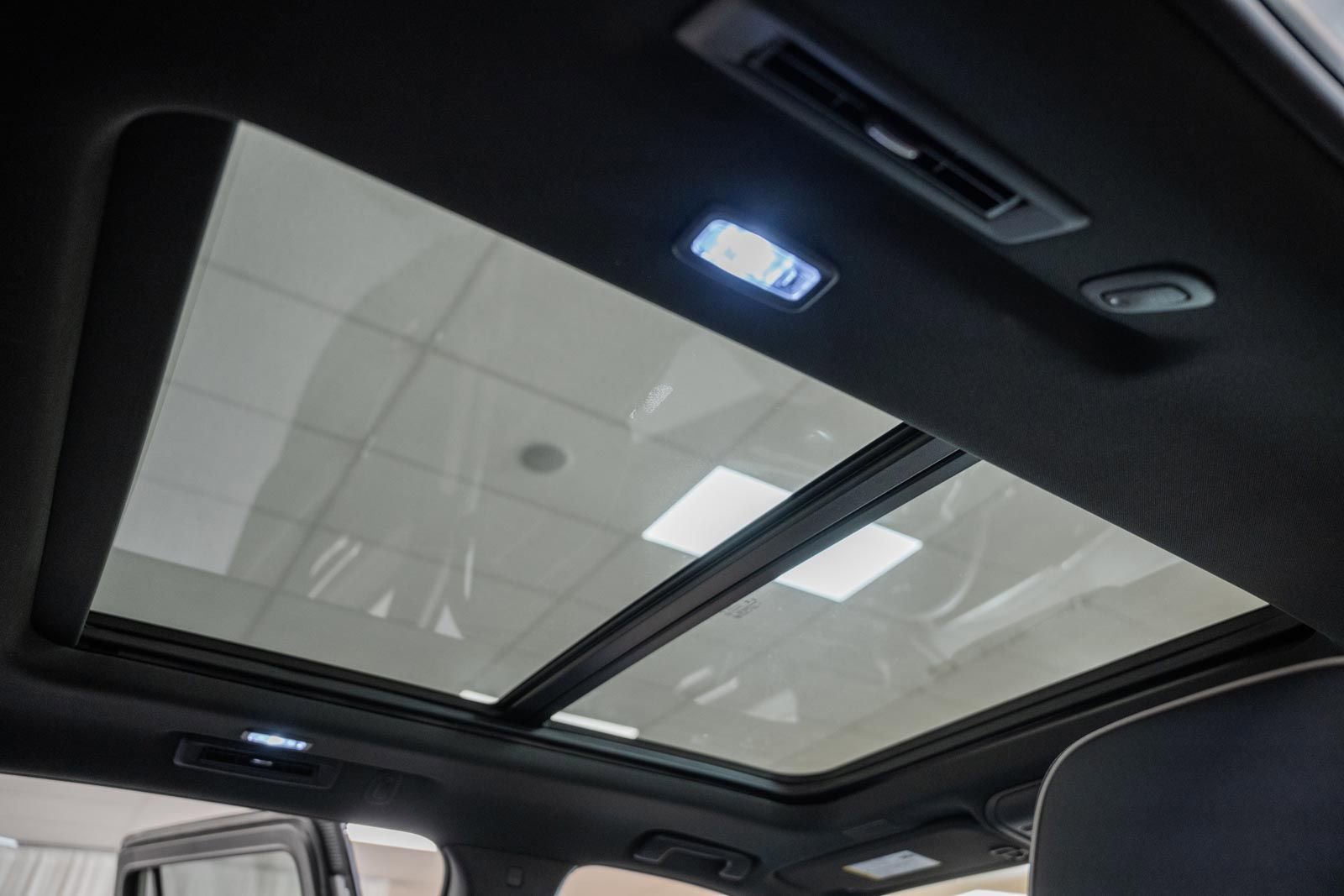 Used 2025 Chevrolet Tahoe Premier w/ Sun And Tow Package image 41