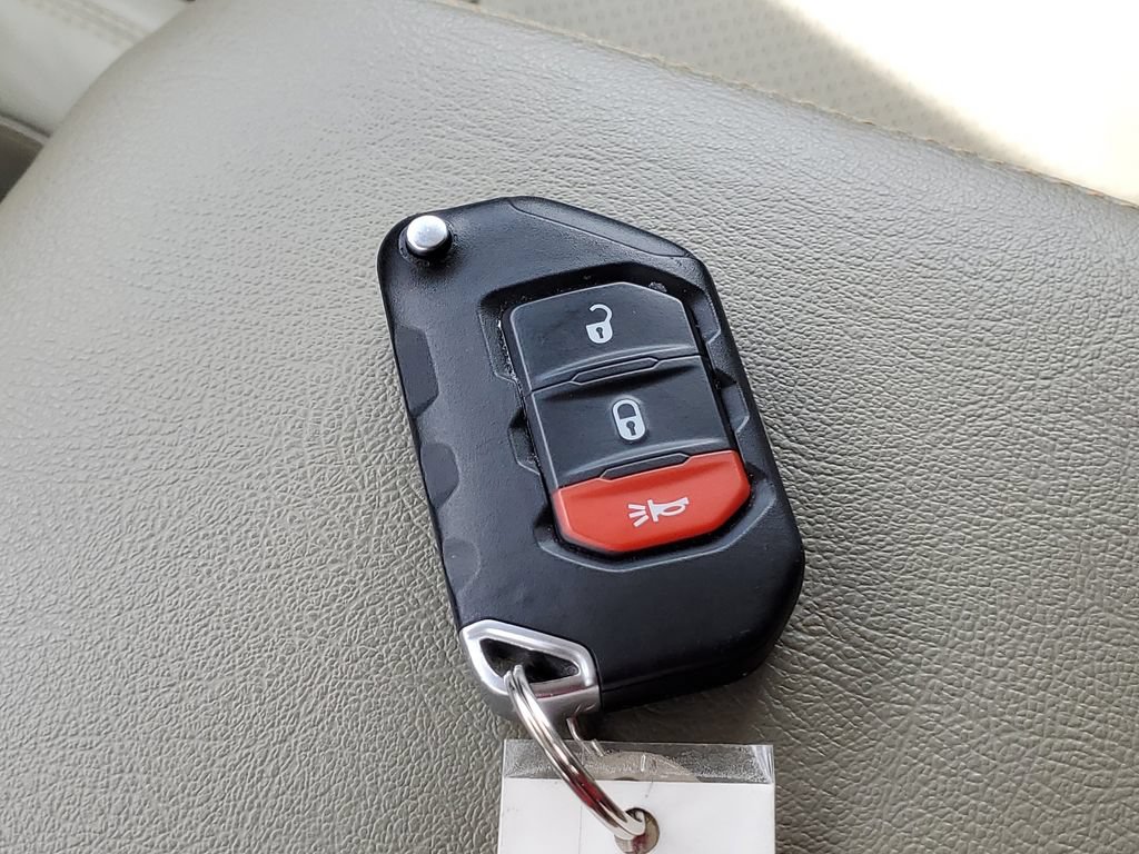 Used 2025 Jeep Gladiator Sport AWD/4WD image 32