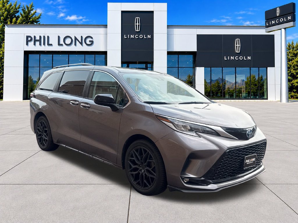Used 2022 Toyota Sienna XSE w/ XSE Plus Package FWD 360° Tour