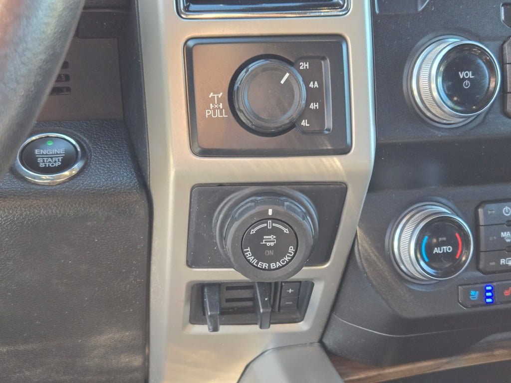 Certified 2019 Ford F150 Lariat w/ Equipment Group 502A Luxury AWD/4WD image 28