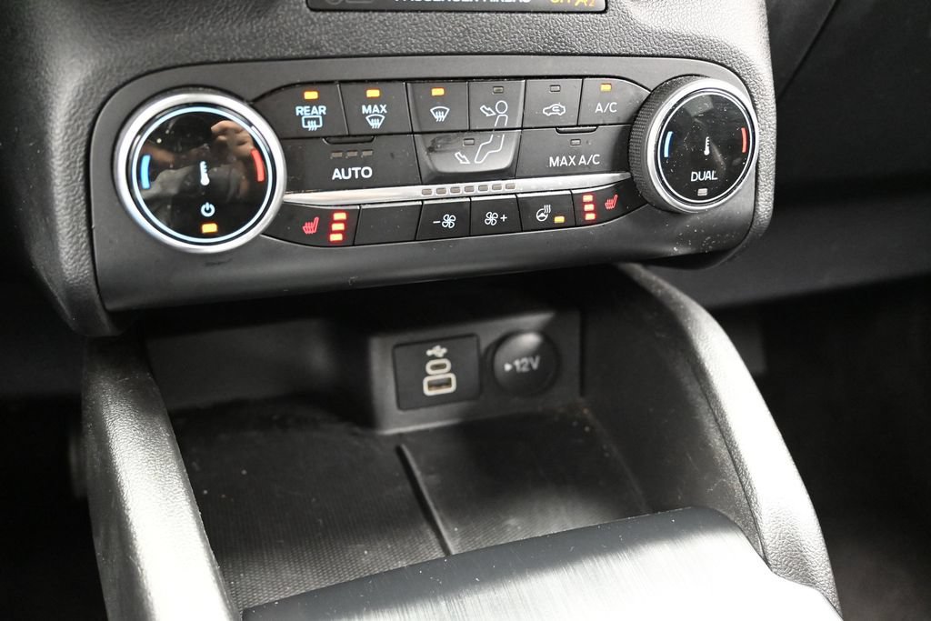 Certified 2025 Ford Escape ST-Line Select AWD/4WD image 32