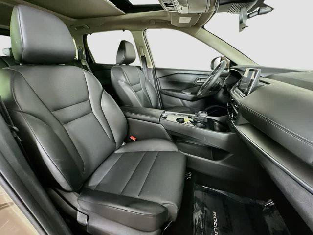 Used 2024 Nissan Rogue SV w/ SV Premium Package FWD image 15