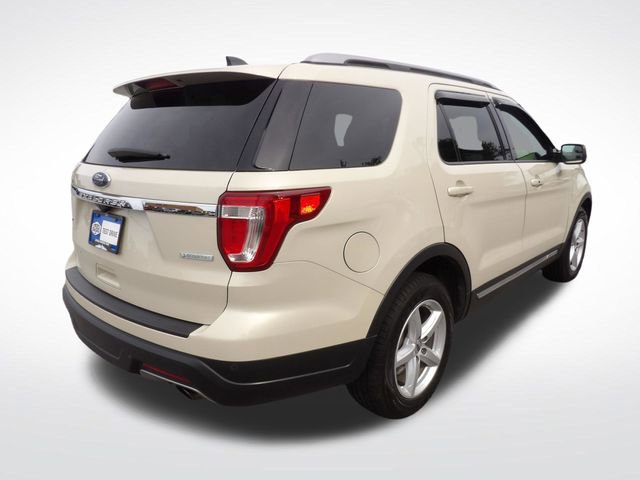 Certified 2018 Ford Explorer XLT FWD image 10