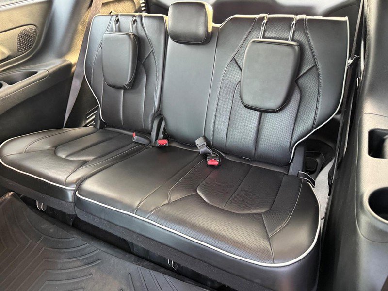 Used 2023 Chrysler Pacifica Limited w/ S Appearance Package image 10