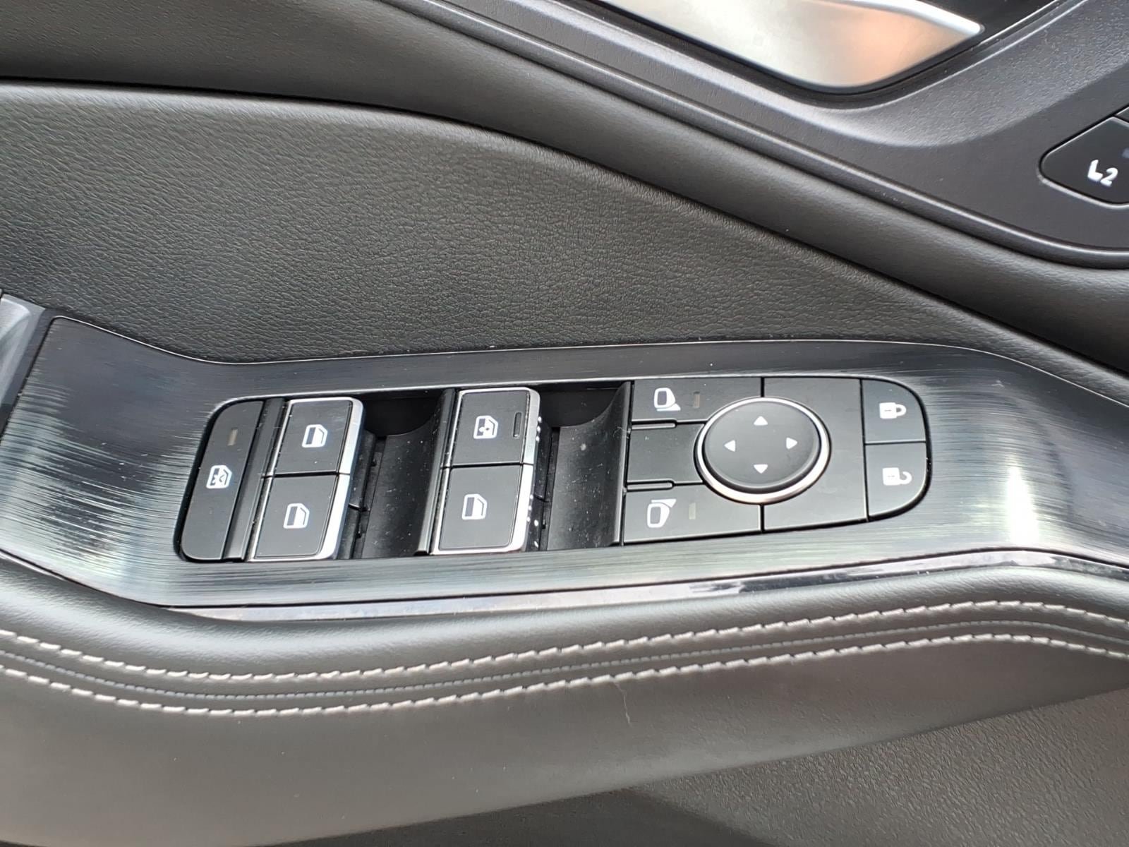 Used 2023 Nissan Rogue SL AWD/4WD image 25