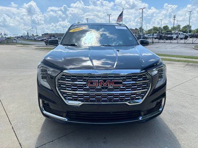 Used 2024 GMC Terrain Denali w/ Black Diamond Edition AWD/4WD image 6