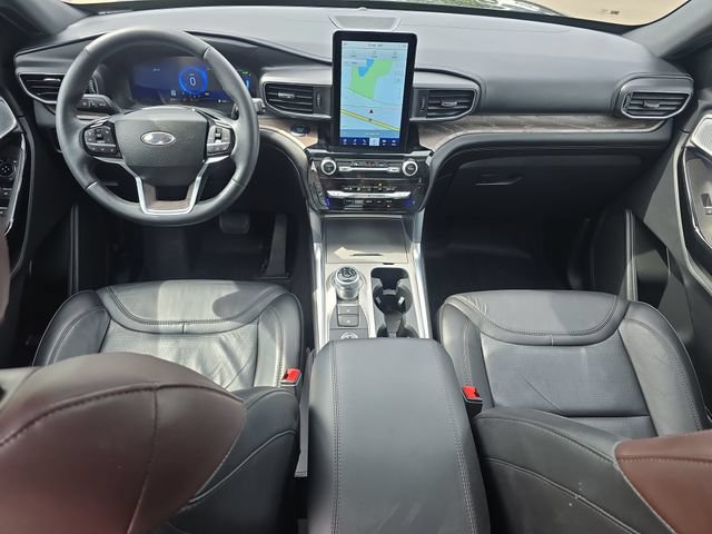 Certified 2023 Ford Explorer Platinum w/ Technology Package AWD/4WD image 32