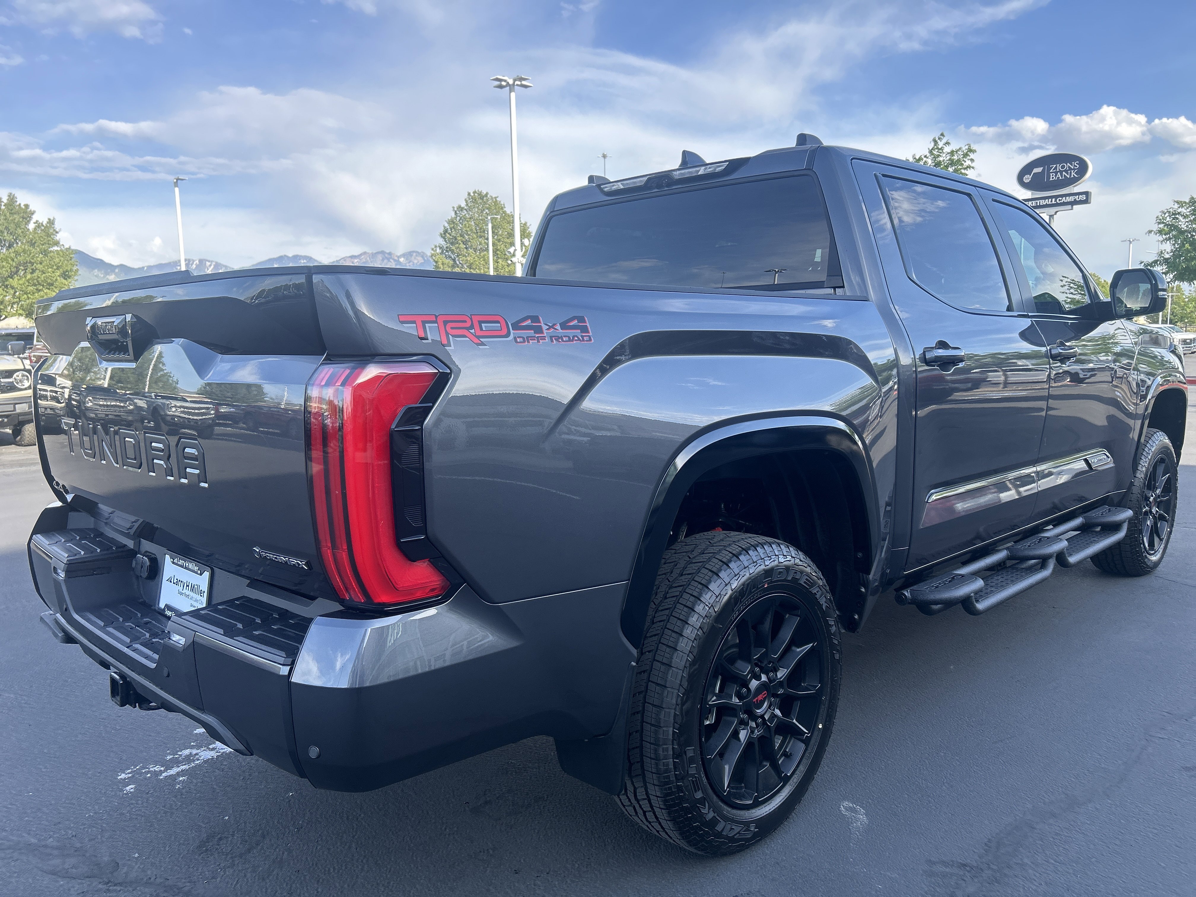 Used 2026 Toyota Tundra Platinum w/ TRD Off-Road Package AWD/4WD image 7