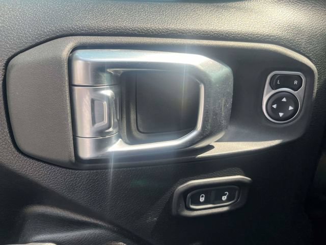 Used 2023 Jeep Wrangler Unlimited Rubicon w/ LED Lighting Group AWD/4WD image 18