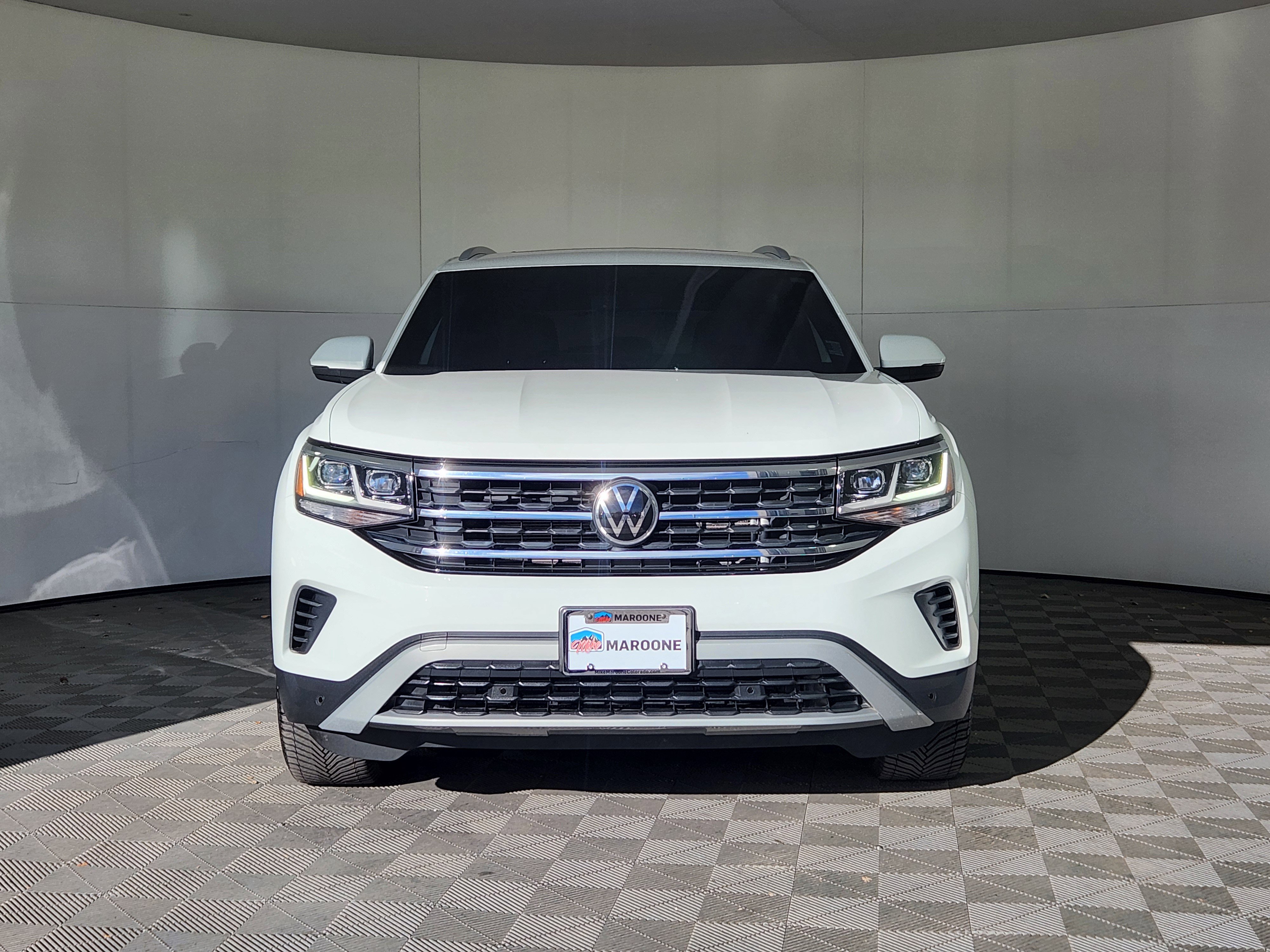Used 2022 Volkswagen Atlas Cross Sport SE image 2